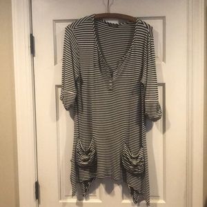 Cha Cha Vente, tunic